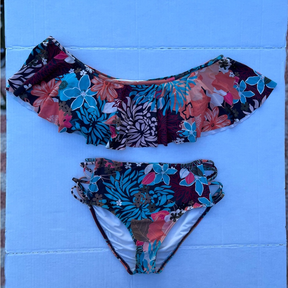 Vince Camuto Floral One Piece - Multicolor